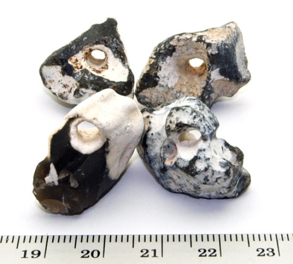 Verschiedene Hühnergötter der Größe XS, ca. 10-30 g schwer.